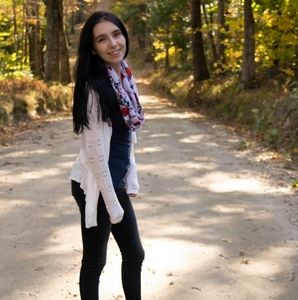 Meet your Posher, Aja